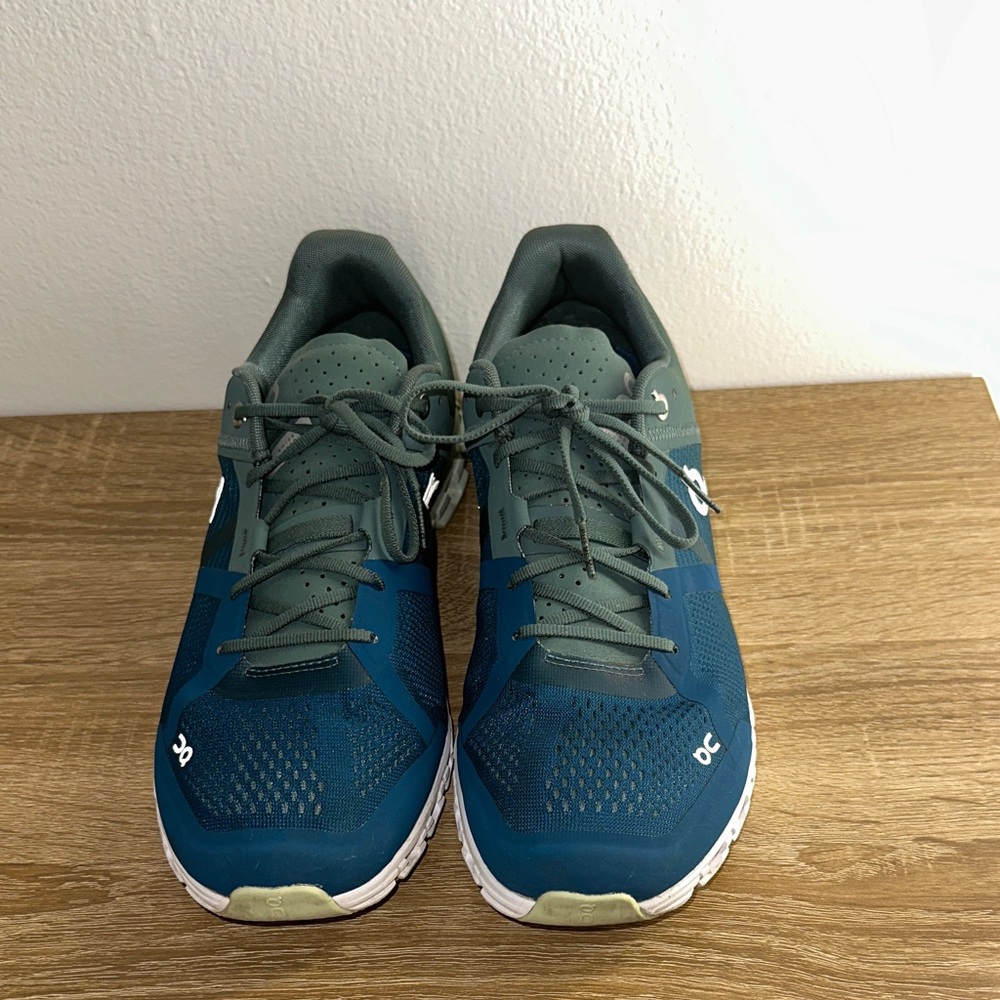 On Running Men's Teal and Gray Athletic Shoes